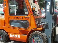 深圳安全吊裝搬遷公司產(chǎn)品與服務(wù)展示 叉車(chē)租賃解決方案